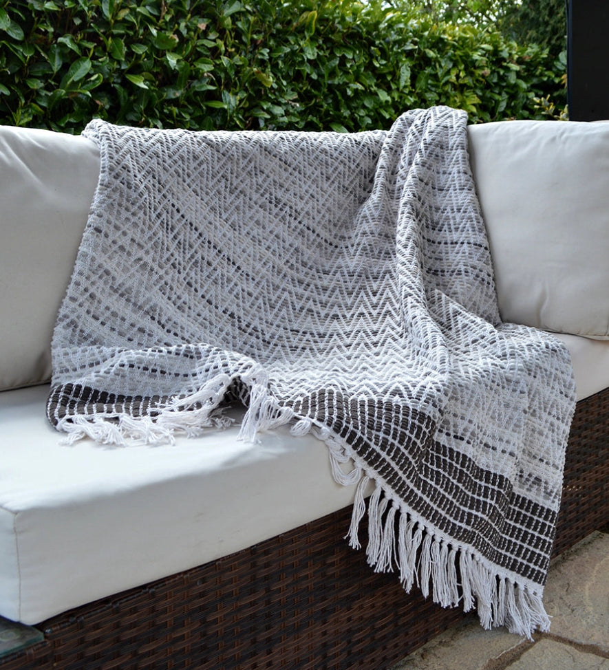 Allure zig zag throw