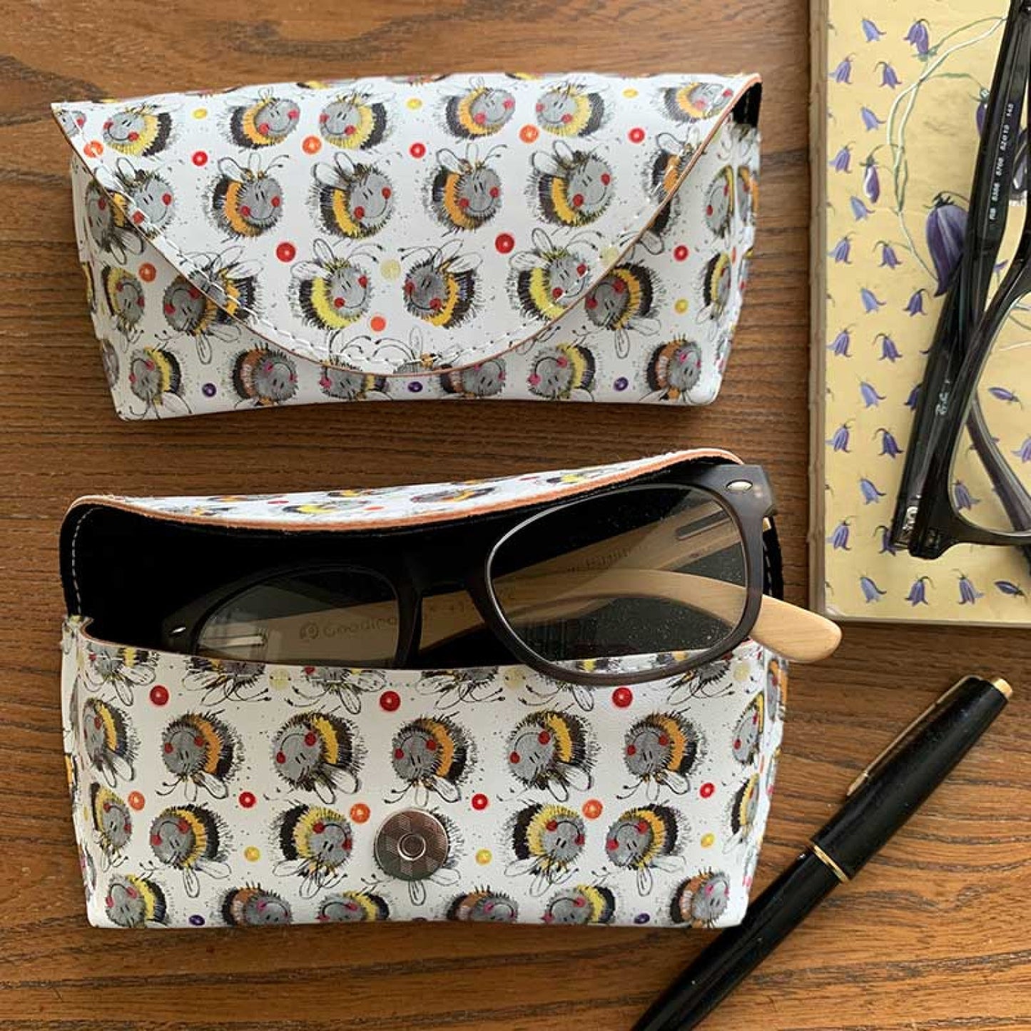 Bees Spectacle Case