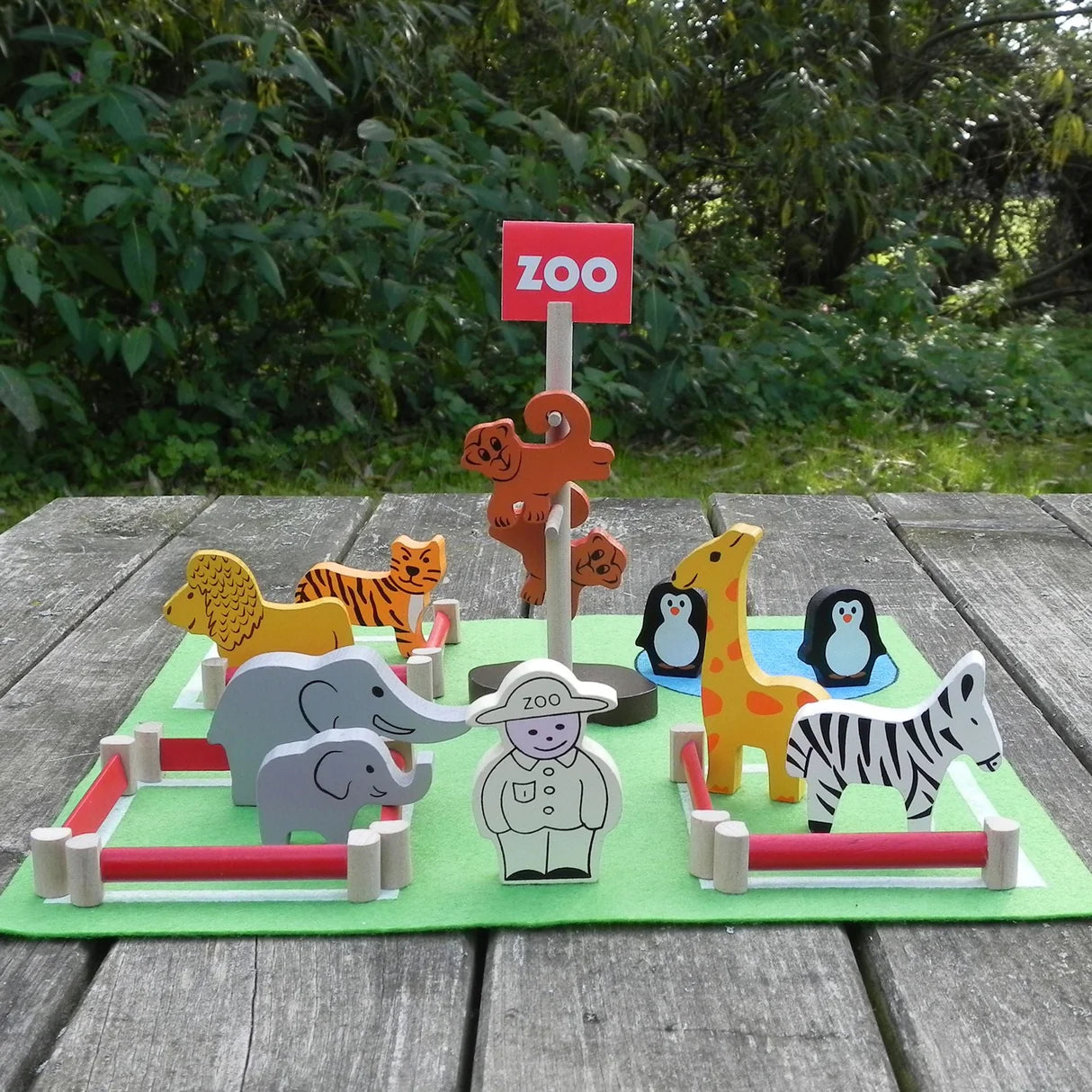 Zoo Gift in a Tin by Apples To Pears