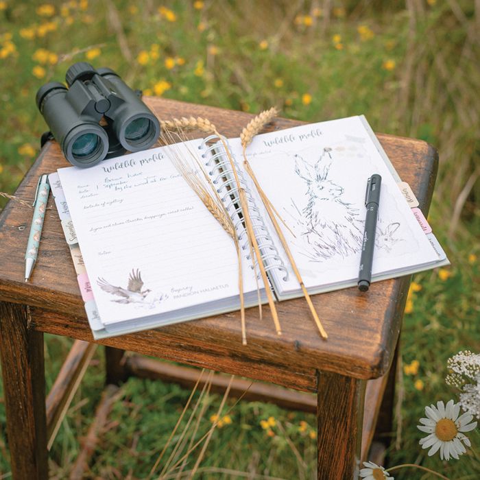 'BRIGHT EYED AND BUSHY TAILED' FOX WILDLIFE JOURNAL
