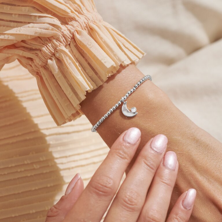 Mother's Day A Little 'Love You To The Moon And Back Mum' Bracelet In Silver Plating