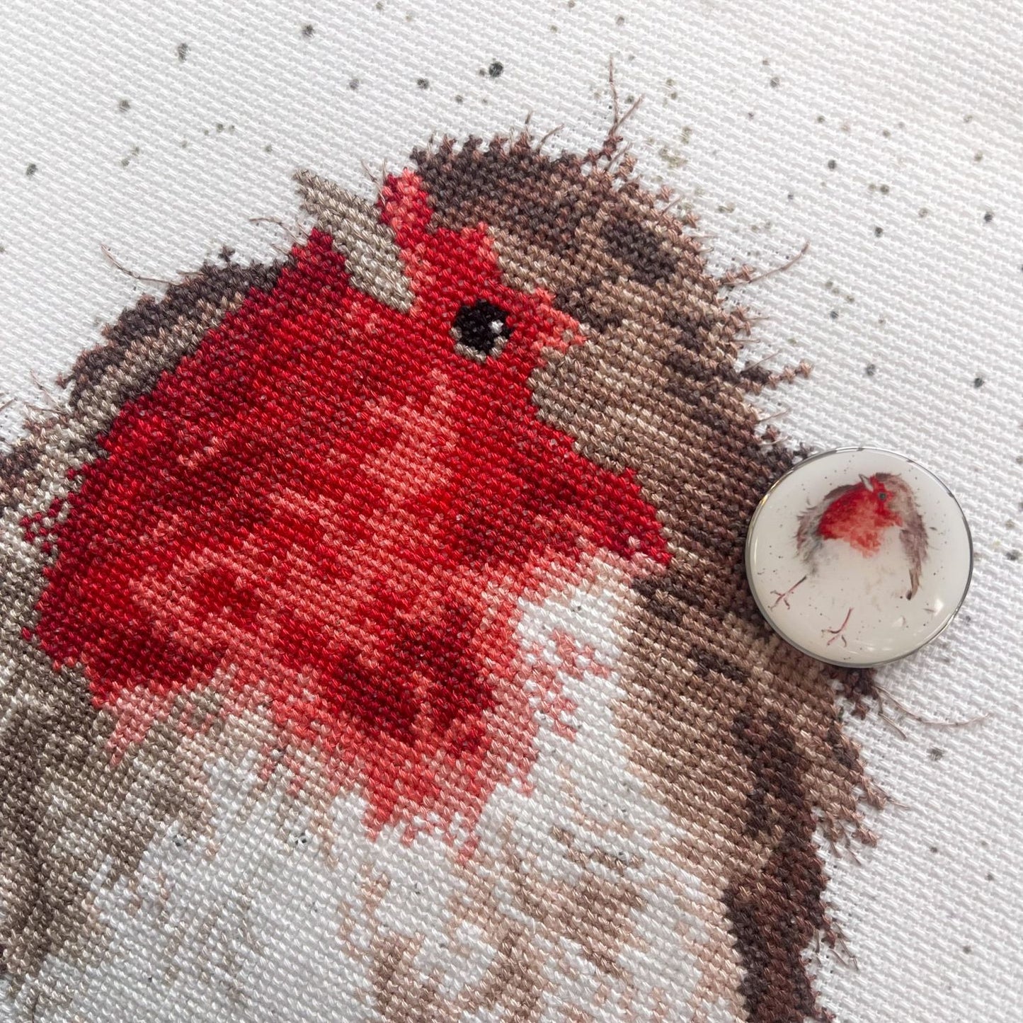 Hannah Dale Jolly Robin Needle Minder