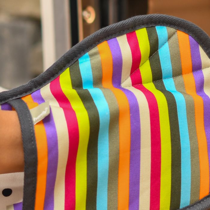 Peep Stripe Oven Glove