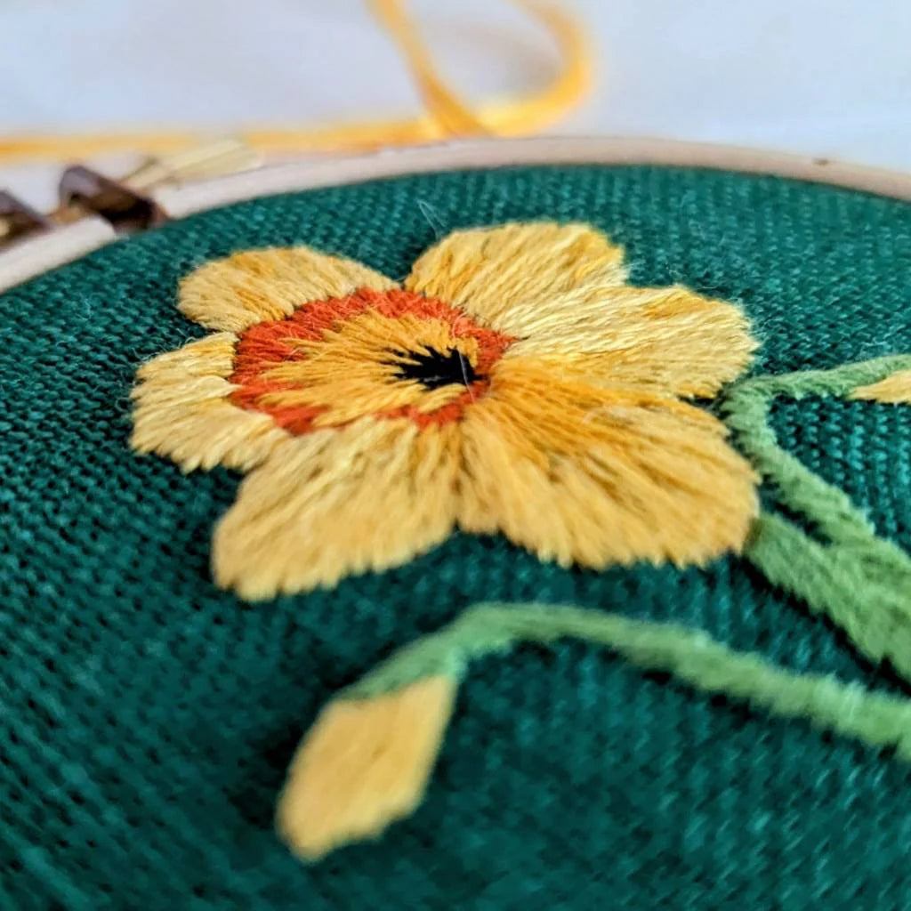 Daffodil Mini Embroidery Kit