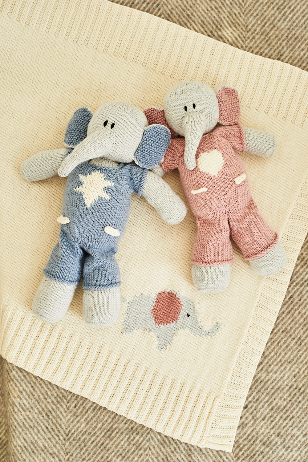 Pattern 9854 - Adam & Astrid Elephant Toys & Blanket - Bambino DK